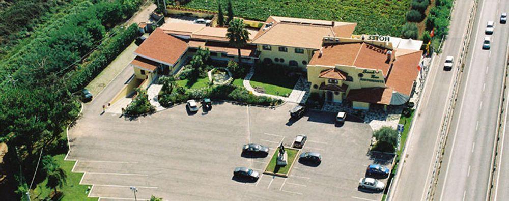 Borgo Montello La Locanda Del Cavaliere מראה חיצוני תמונה