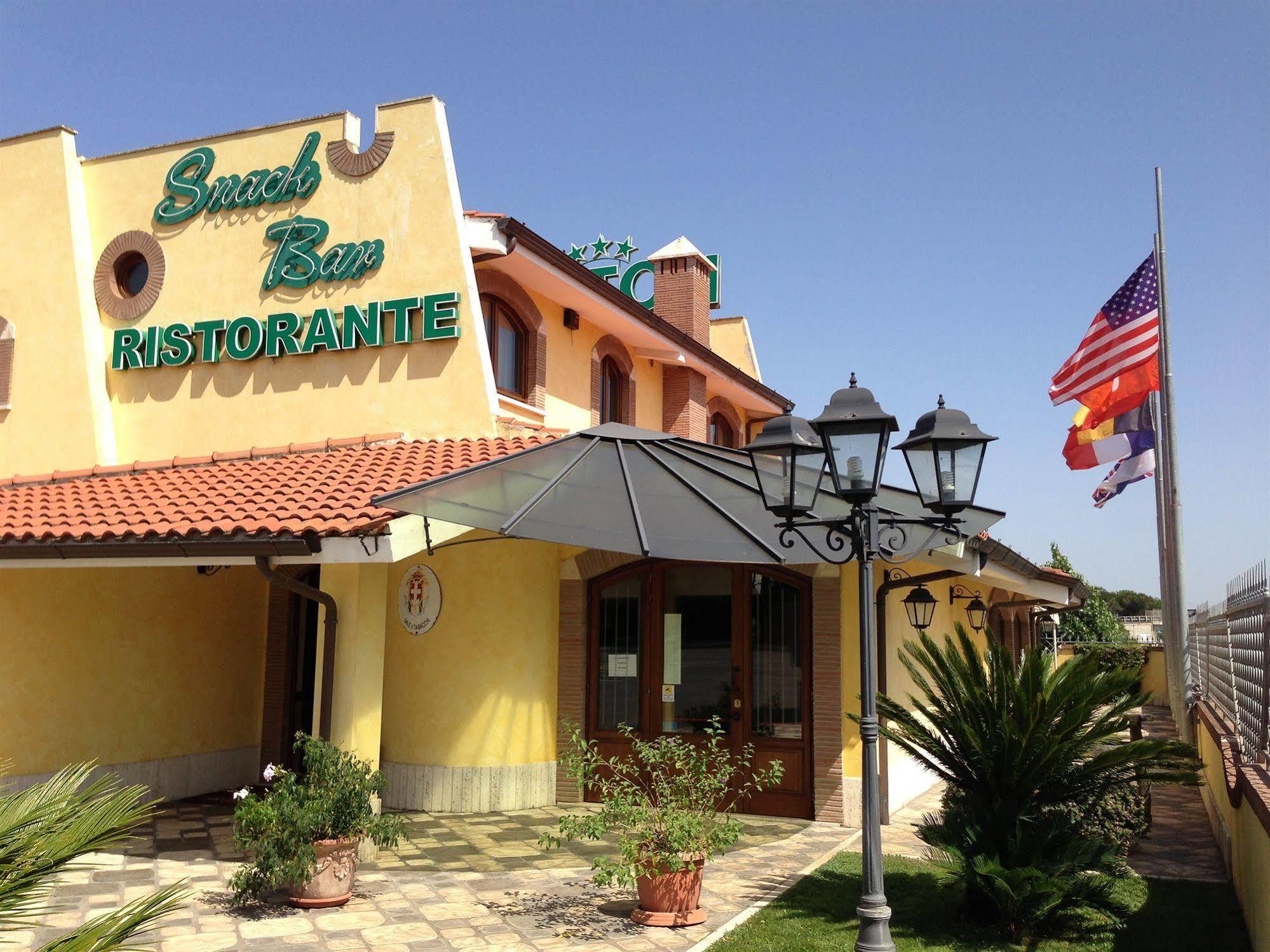 Borgo Montello La Locanda Del Cavaliere מראה חיצוני תמונה