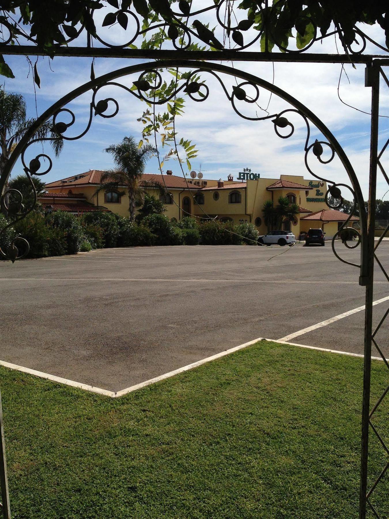 Borgo Montello La Locanda Del Cavaliere מראה חיצוני תמונה