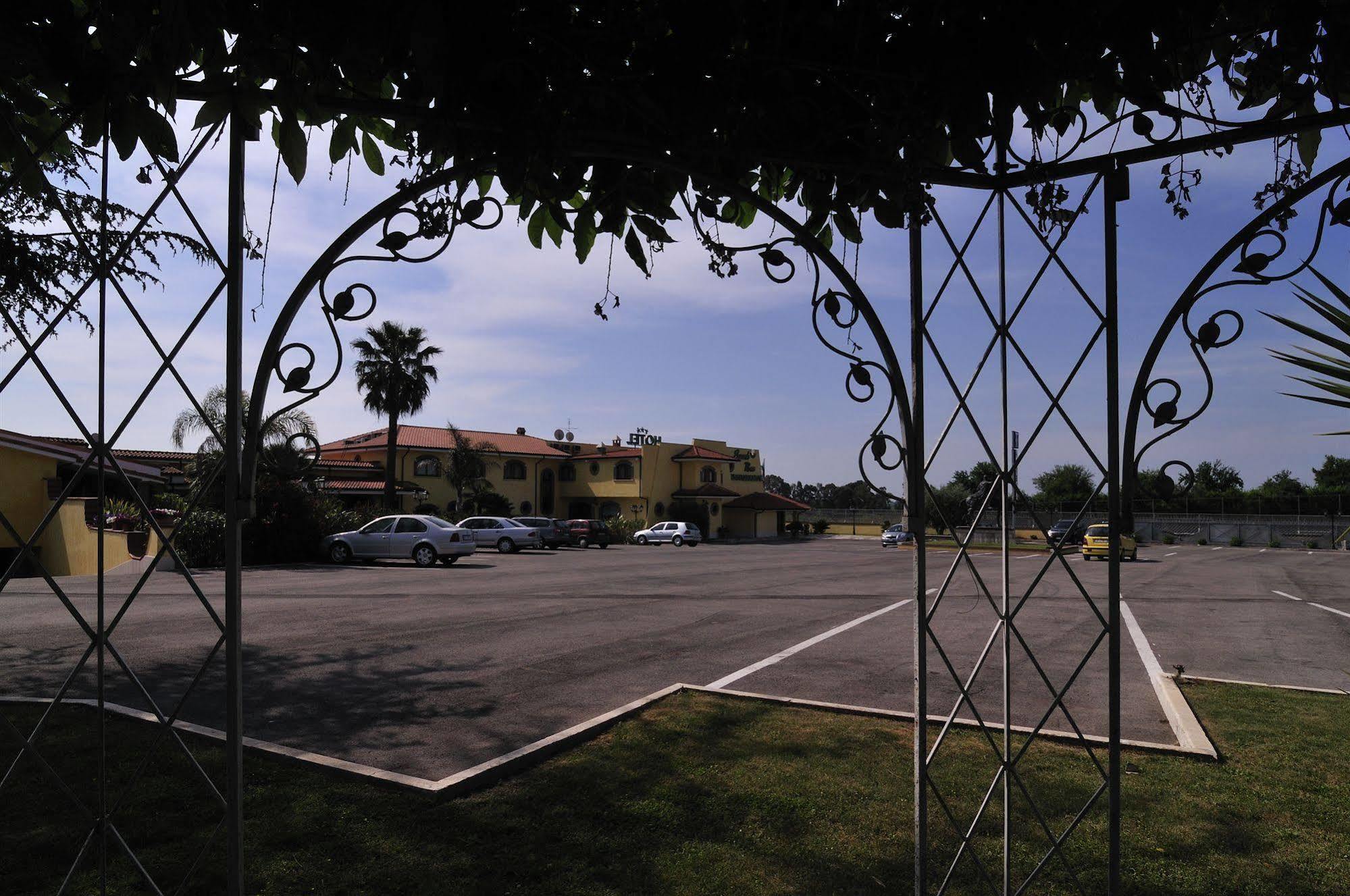 Borgo Montello La Locanda Del Cavaliere מראה חיצוני תמונה
